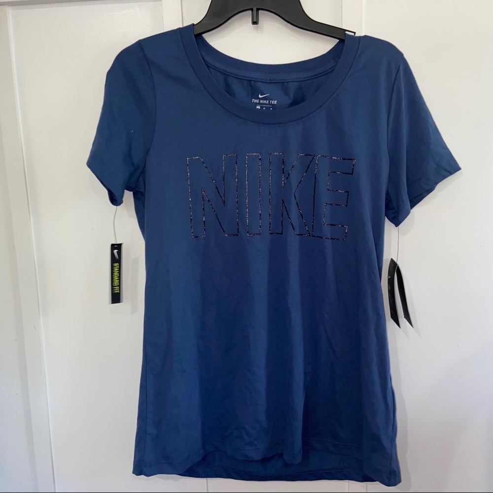 nike t-shirt
